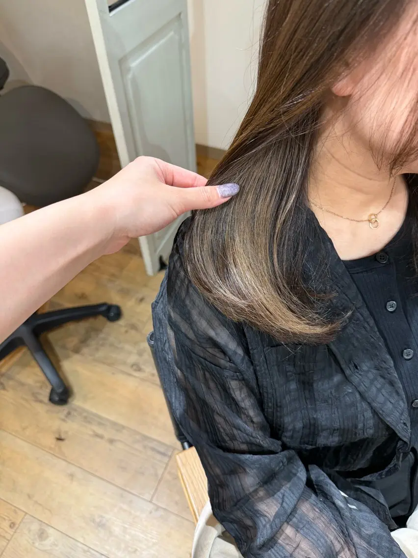 セミロング カラー 髪質改善 ヘアカラー トリートメント ✨艶髪✨ 奈須晴香のヘアスタイル