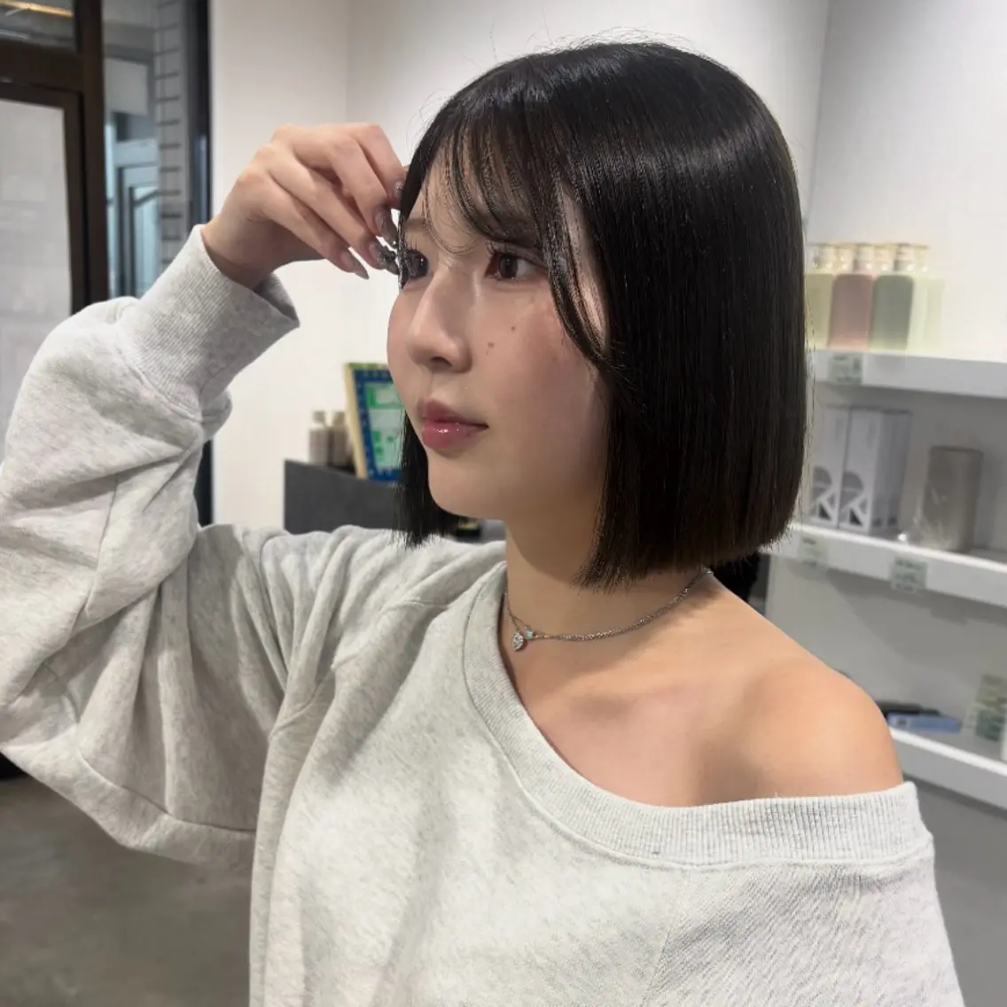 ショート 切りっぱなしボブ ボブ 縮毛矯正 縮毛矯正 韓国ヘア🇰🇷 HINAのマツエク・マツパデザイン
