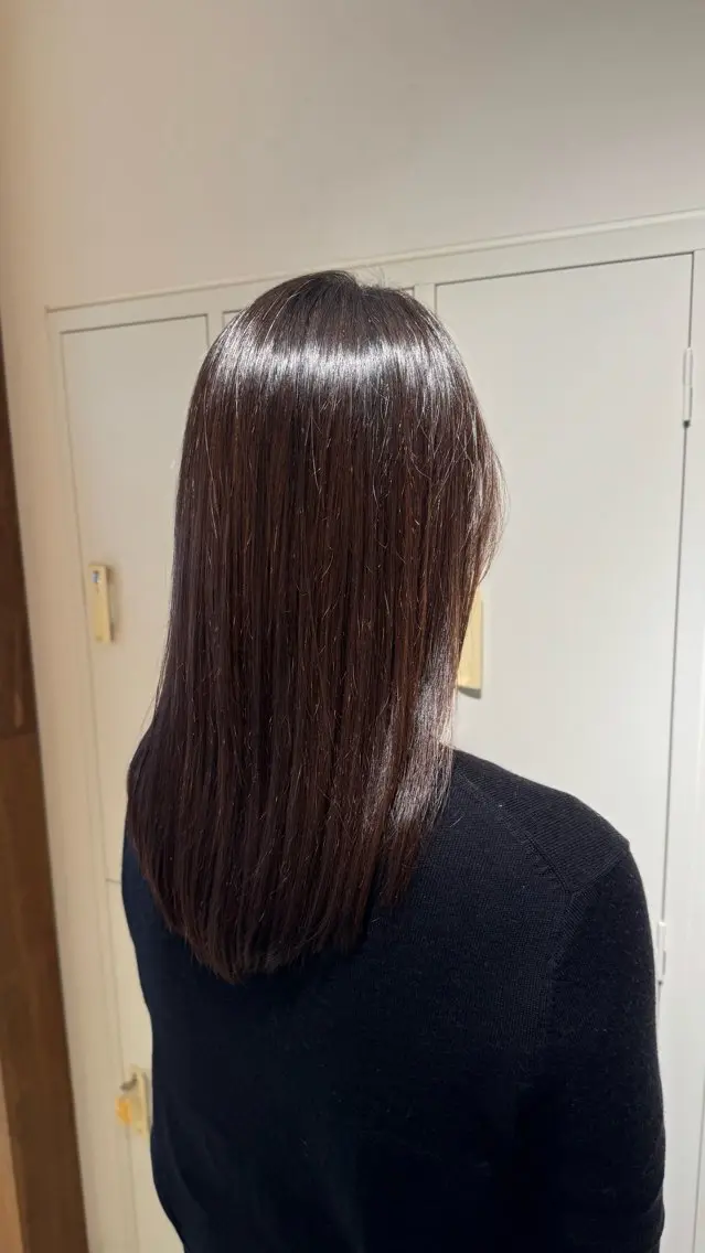 セミロング 山根 里緒のヘアスタイル