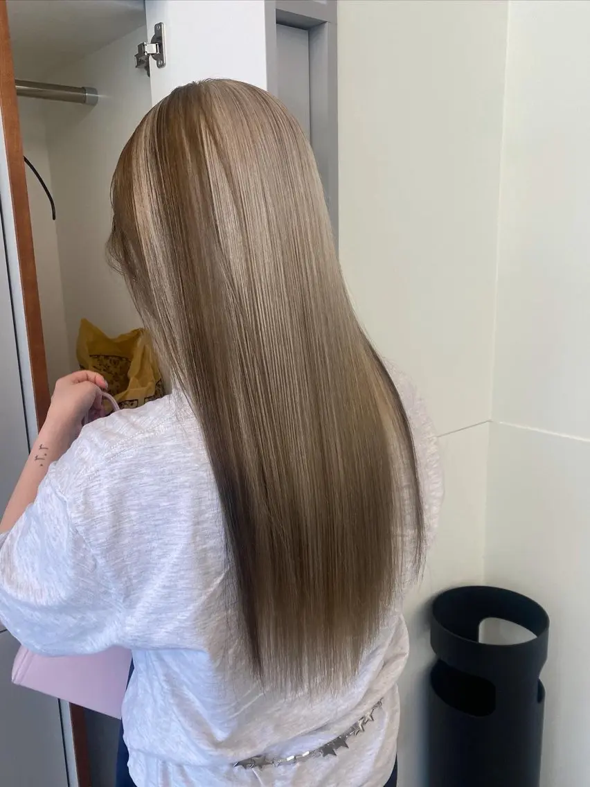 ロング カラー ベージュカラー 透明感カラー デザインカラー ダブルカラー ヘアカラー ☪️ブリーチ特化施術 /レイヤー🪽aiのヘアスタイル