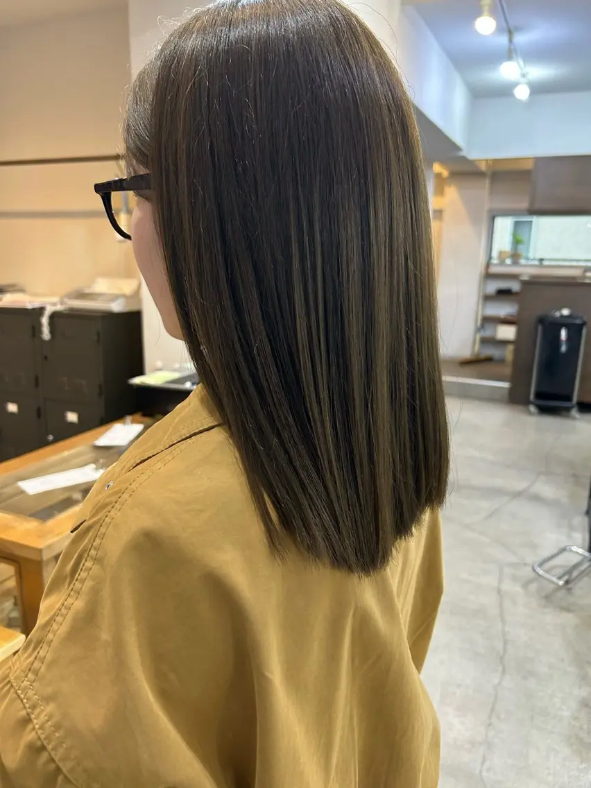 セミロング 本澤 朋香のヘアスタイル