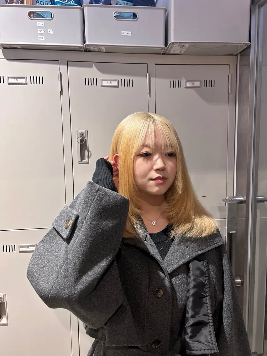 カラー ヘアカラー 透明感ベージュ🤎 ナチュラルレイヤーのヘアスタイル