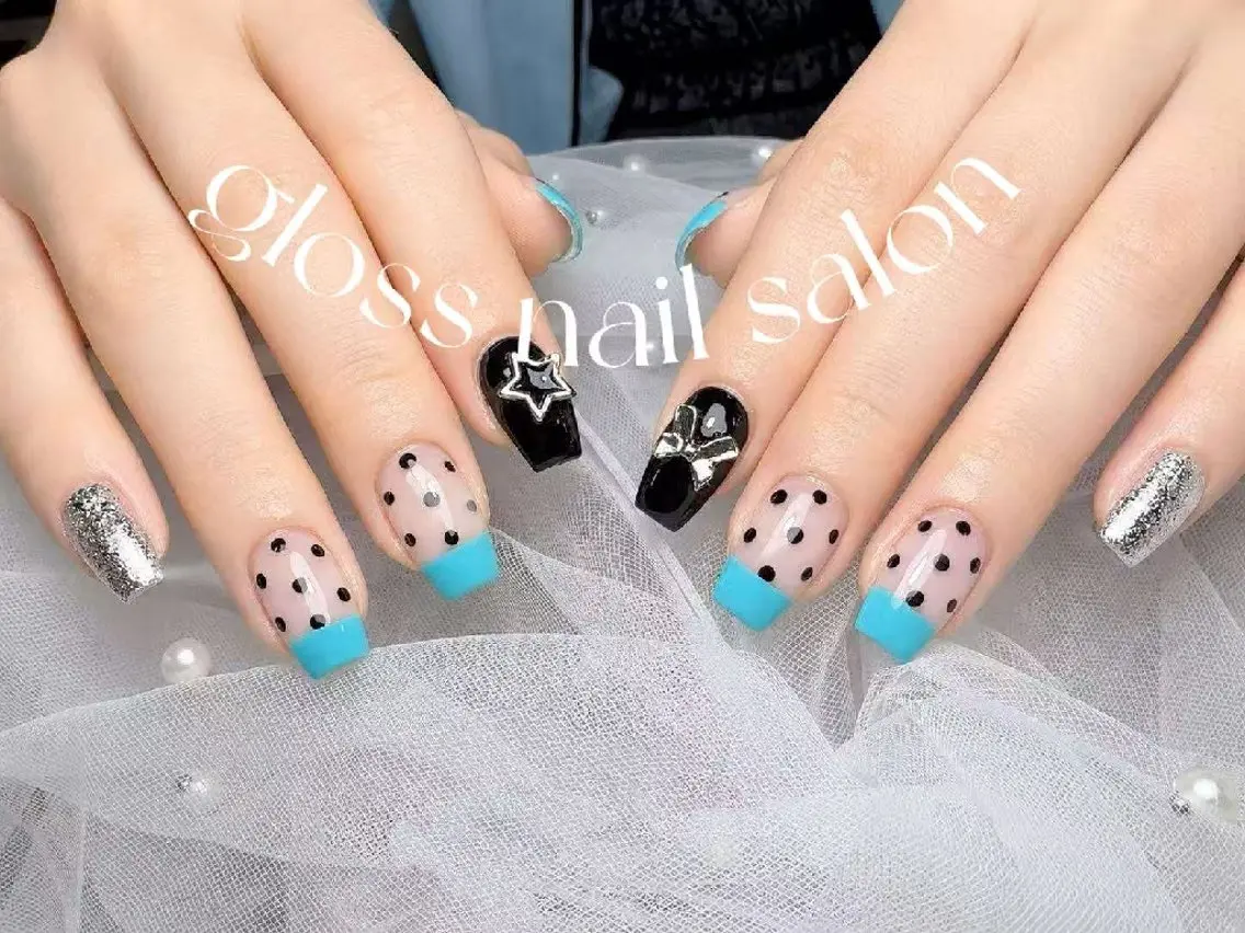 ネイル アヤカ☘️Gloss nailのネイルデザイン