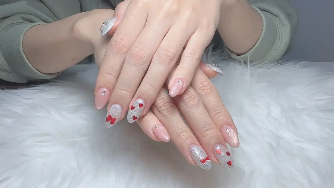 ネイル リー🍒新宿西口すぐ サロンサービス検定有のネイルデザイン