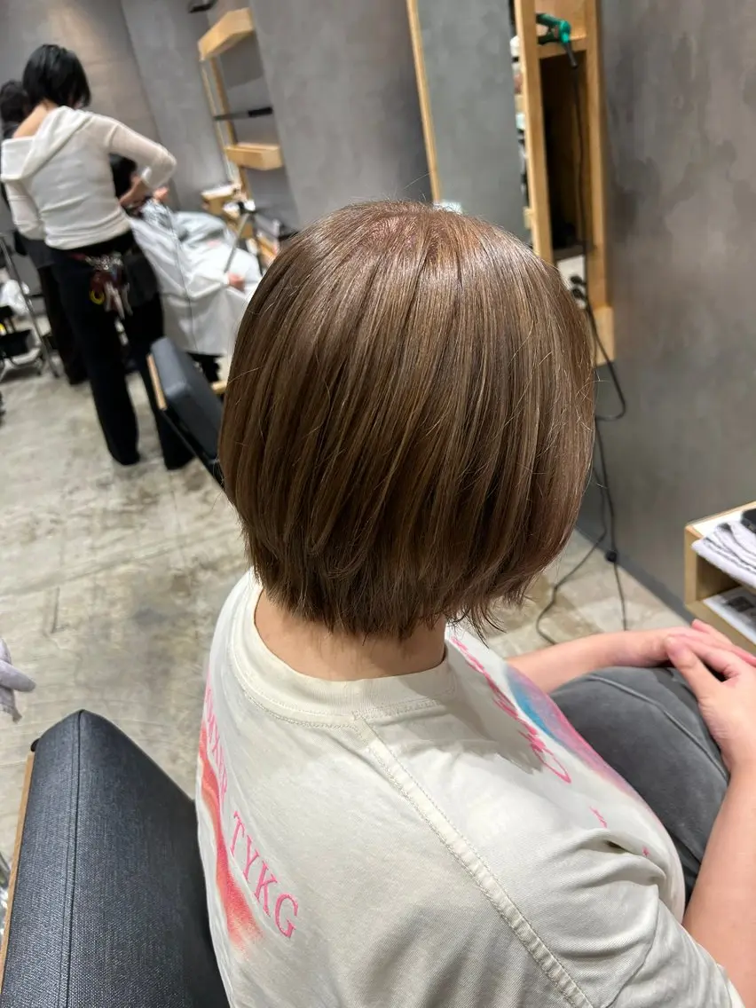 ショート レイヤーカット inity　杉本 美羽のヘアスタイル