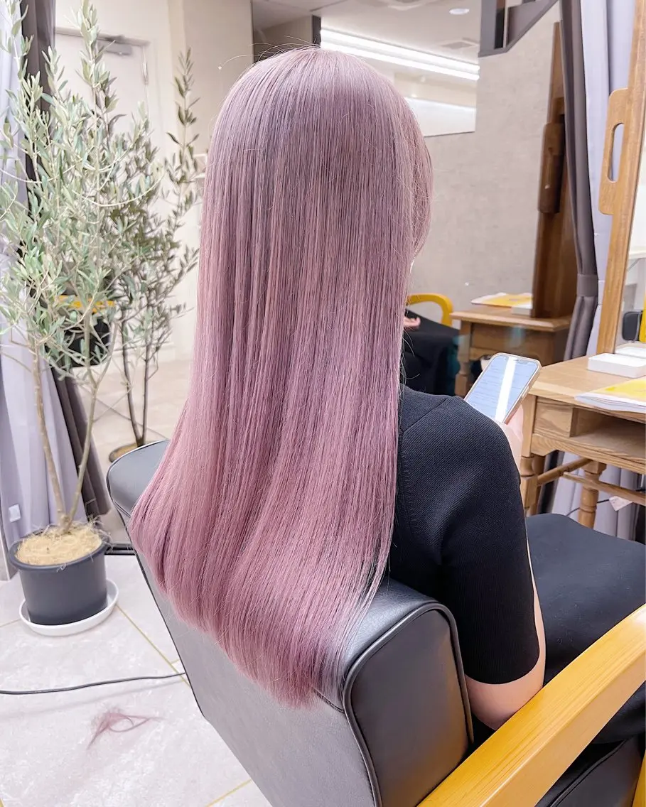 ロング カラー ベージュカラー ハイトーンカラー ピンクカラー ピンクベージュ ヘアカラー トリートメント AiM 大名　似合わせカットのヘアスタイル