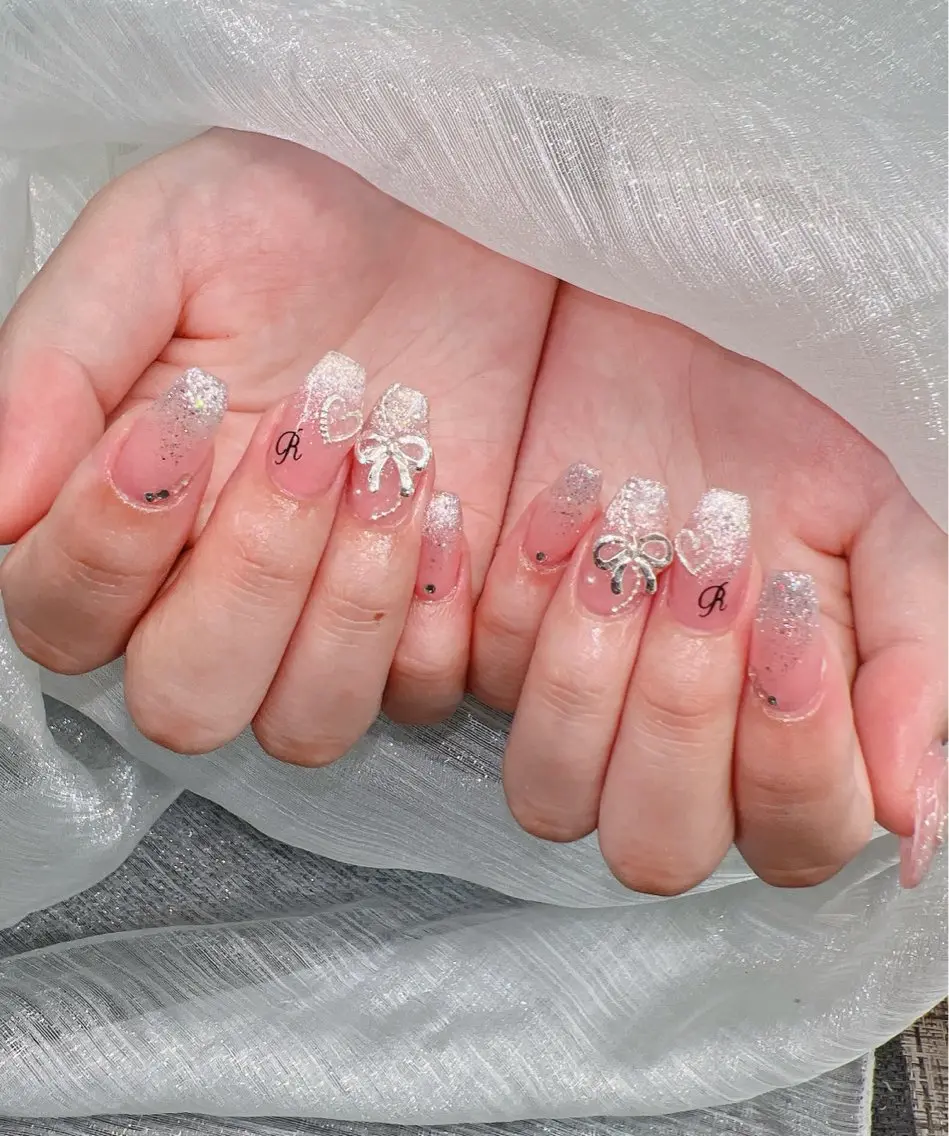 ネイル マグネットネイル ミラーネイル ニュアンスネイル ネイルチップ 冬ネイル Lee Nailsのネイルデザイン