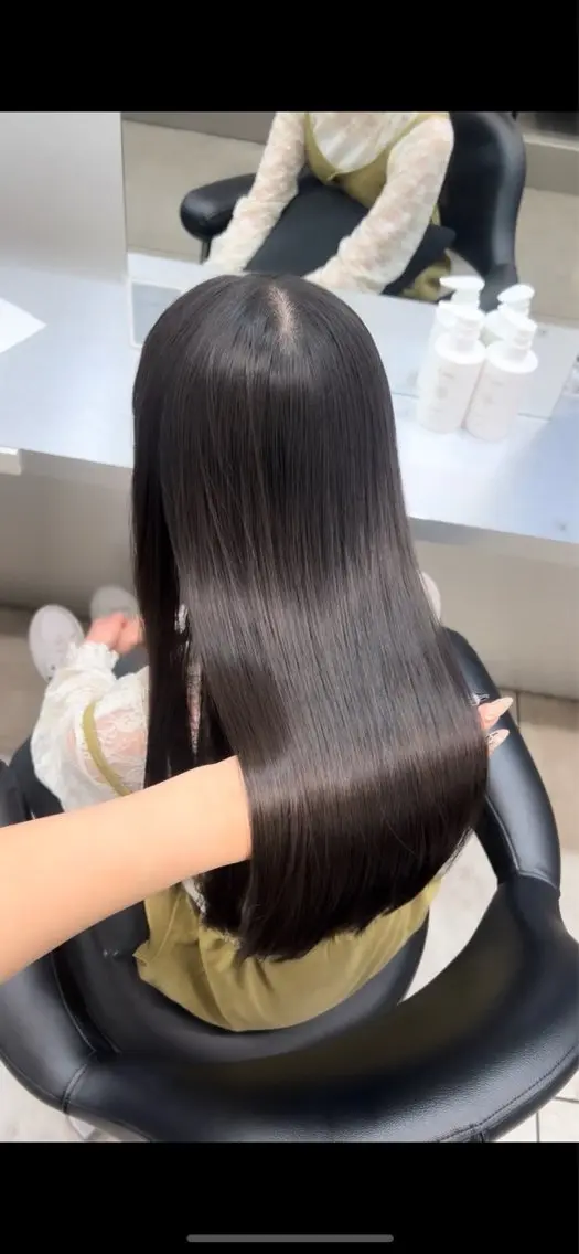 ロング 縮毛矯正 クララ 🐈‍⬛のヘアスタイル