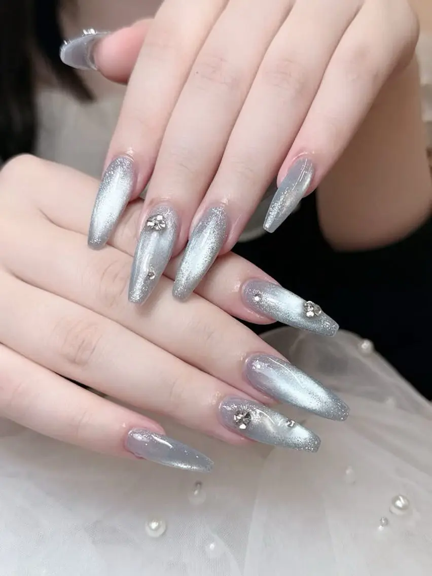 ネイル ハンドネイル T. Leeのネイルデザイン
