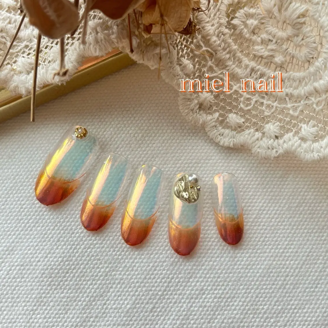 ネイル フレンチネイル ミラーネイル オレンジ 春ネイル ハンドネイル miel nailのネイルデザイン