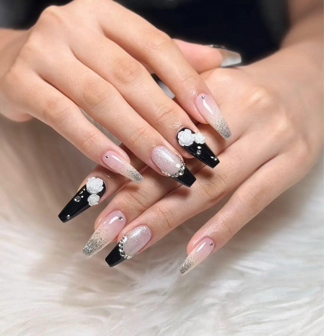 ネイル オーロラネイル チークネイル フットネイル フレンチネイル ジェルネイル ハンドネイル Nichi Nailsのネイルデザイン