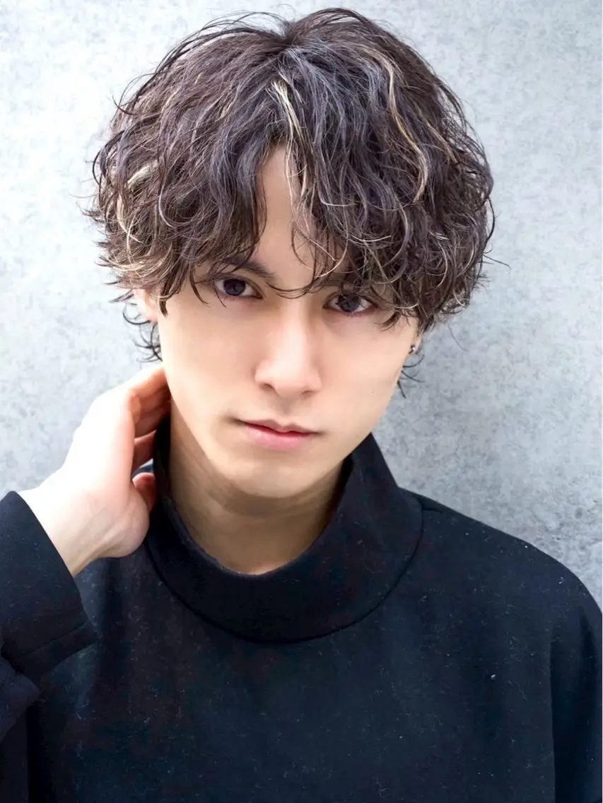 カット+波巻きパーマの写真