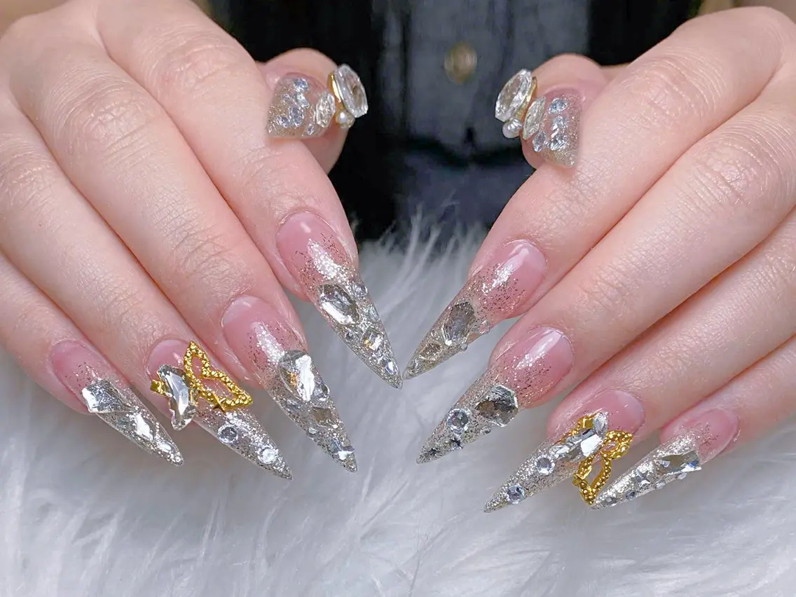 ネイル チークネイル フラッシュネイル フレンチネイル ガラスフレンチ 氷ネイル・うるうるネイル Rei _Nail 新宿のネイルデザイン