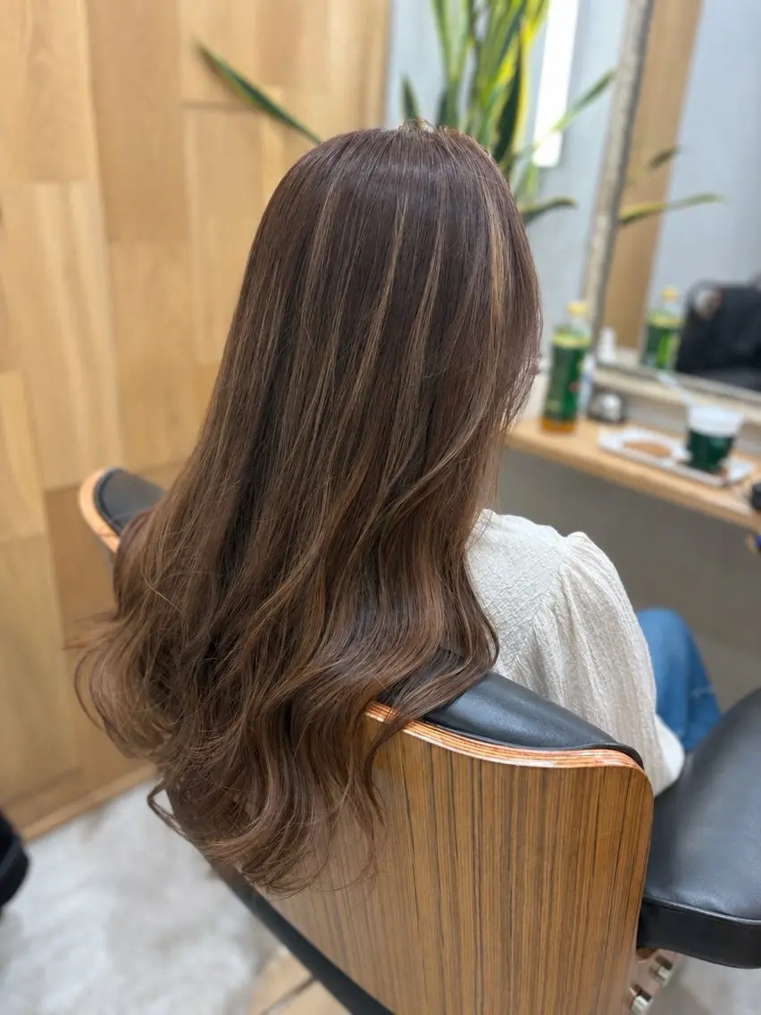 ロング カット ヘアカラー 白鳥 正孝のヘアスタイル