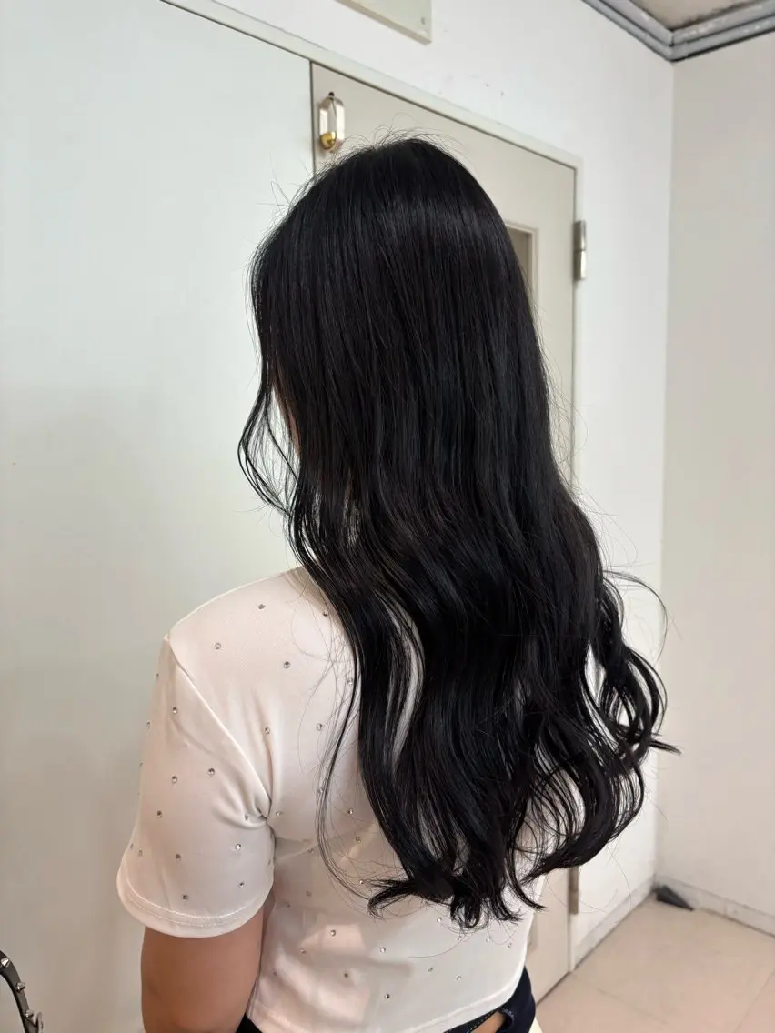 ロング カラー 室谷 ゆりあのヘアスタイル
