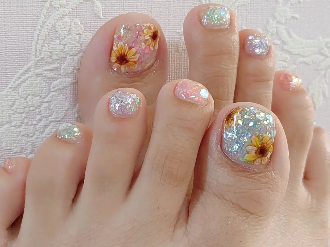 ネイル フットネイル キラキラネイル nails muu まゆのネイルデザイン