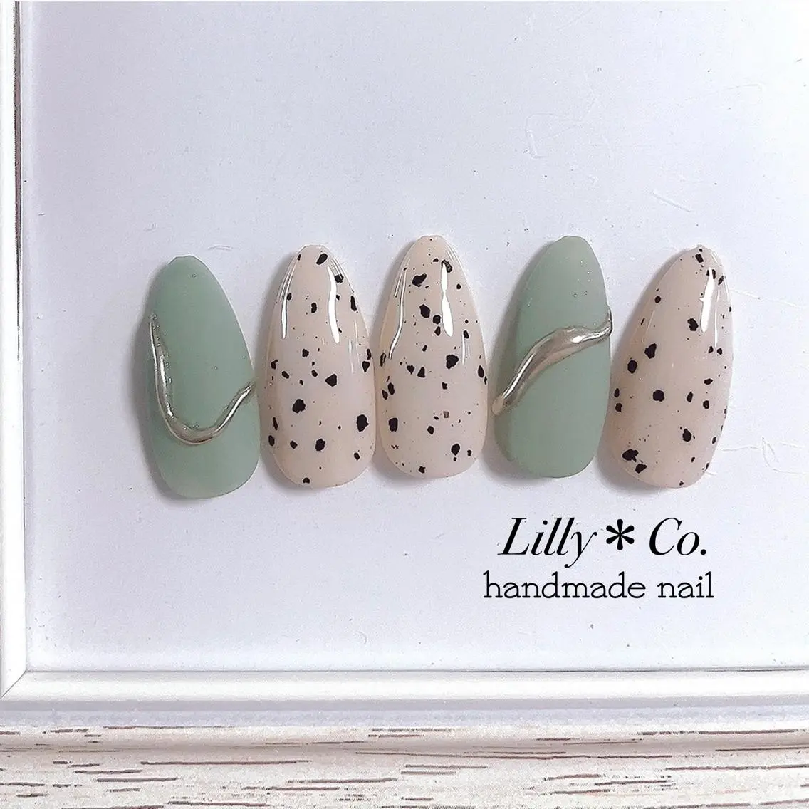 ネイル アートネイル マットネイル ピスタチオネイル ハンドネイル ハンドケア Lilly Co.のネイルデザイン