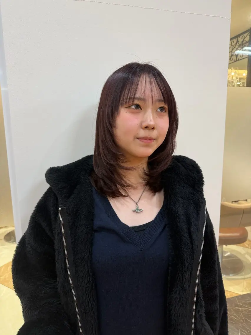 セミロング 顔まわりレイヤー 顔周りカット レイヤーカット ヘアカラー 髪質改善カラー なーこ💖🌈のその他イメージ