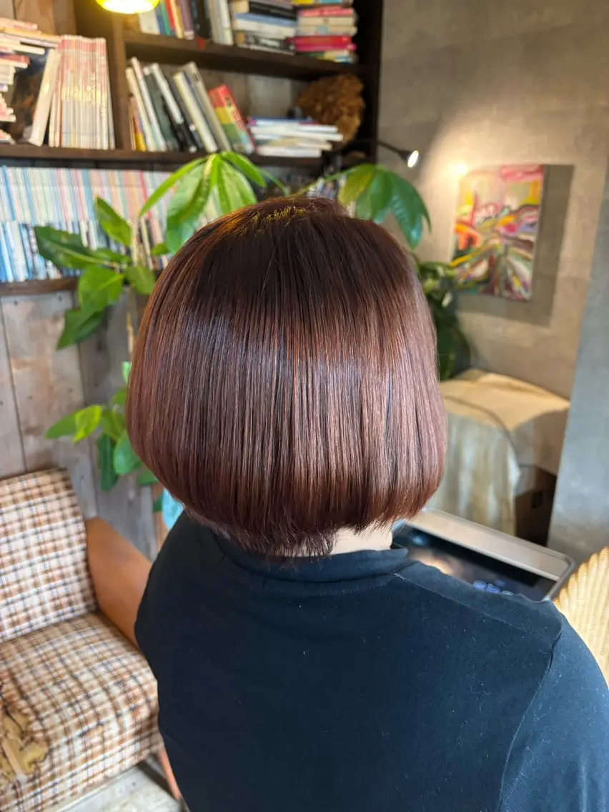 ショート カラー オレンジ 小嶋 彩葉のヘアスタイル