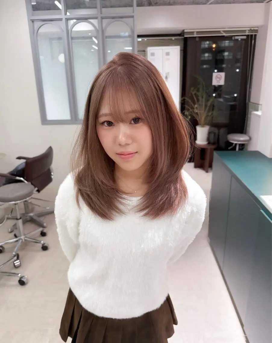 ミディアム KEIGO/ ベージュカラーのヘアスタイル