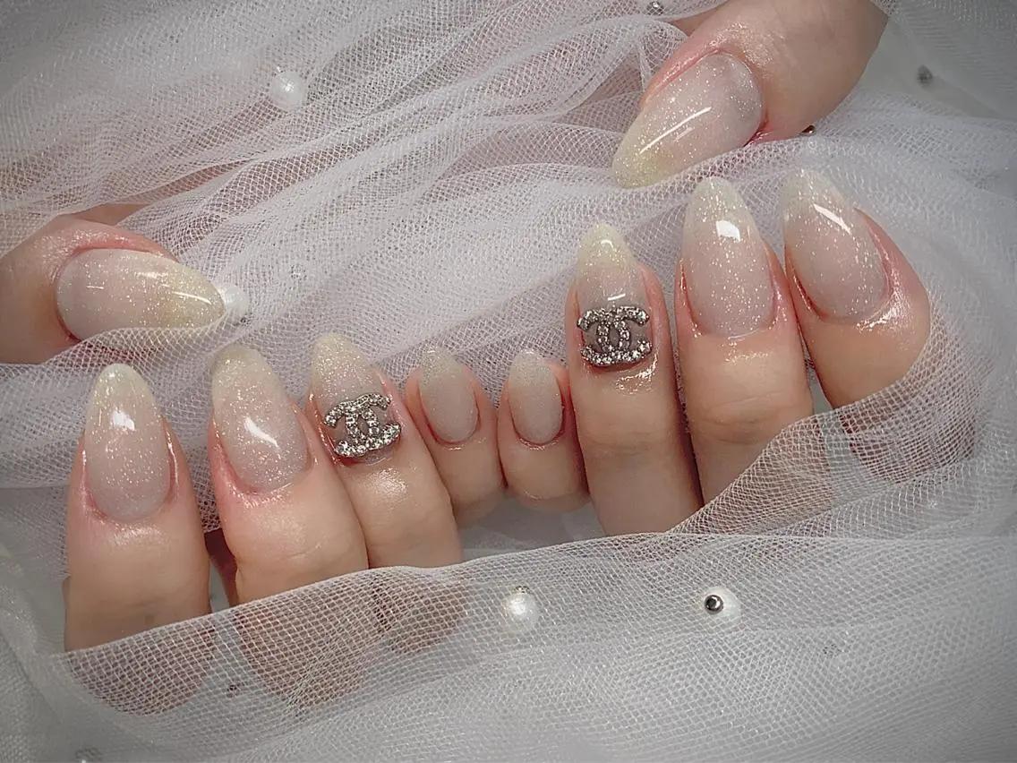 ネイル I-nailロング /ワンホン/キラキラのネイルデザイン