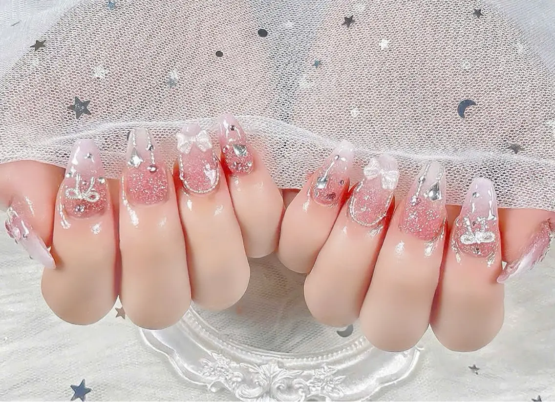 ネイル チークネイル 長さ出し フレンチネイル ジェルネイル グラデーション ハンドネイル THANHTHANH NAILのネイルデザイン