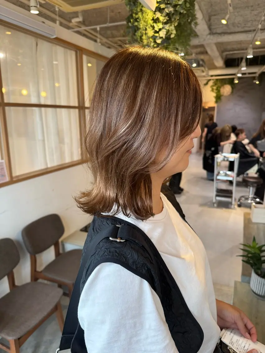 ミディアム ウラベヨシカ 似合わせショートボブのヘアスタイル
