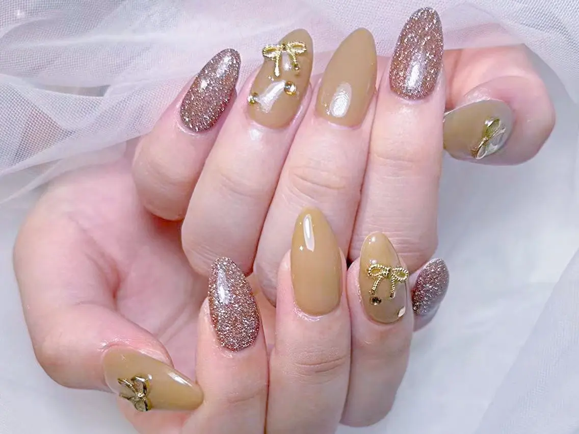 ネイル アートネイル 桜ネイル フレンチネイル ガラスフレンチ グラデーション ハンドネイル 🌈 Laule'aのネイルデザイン
