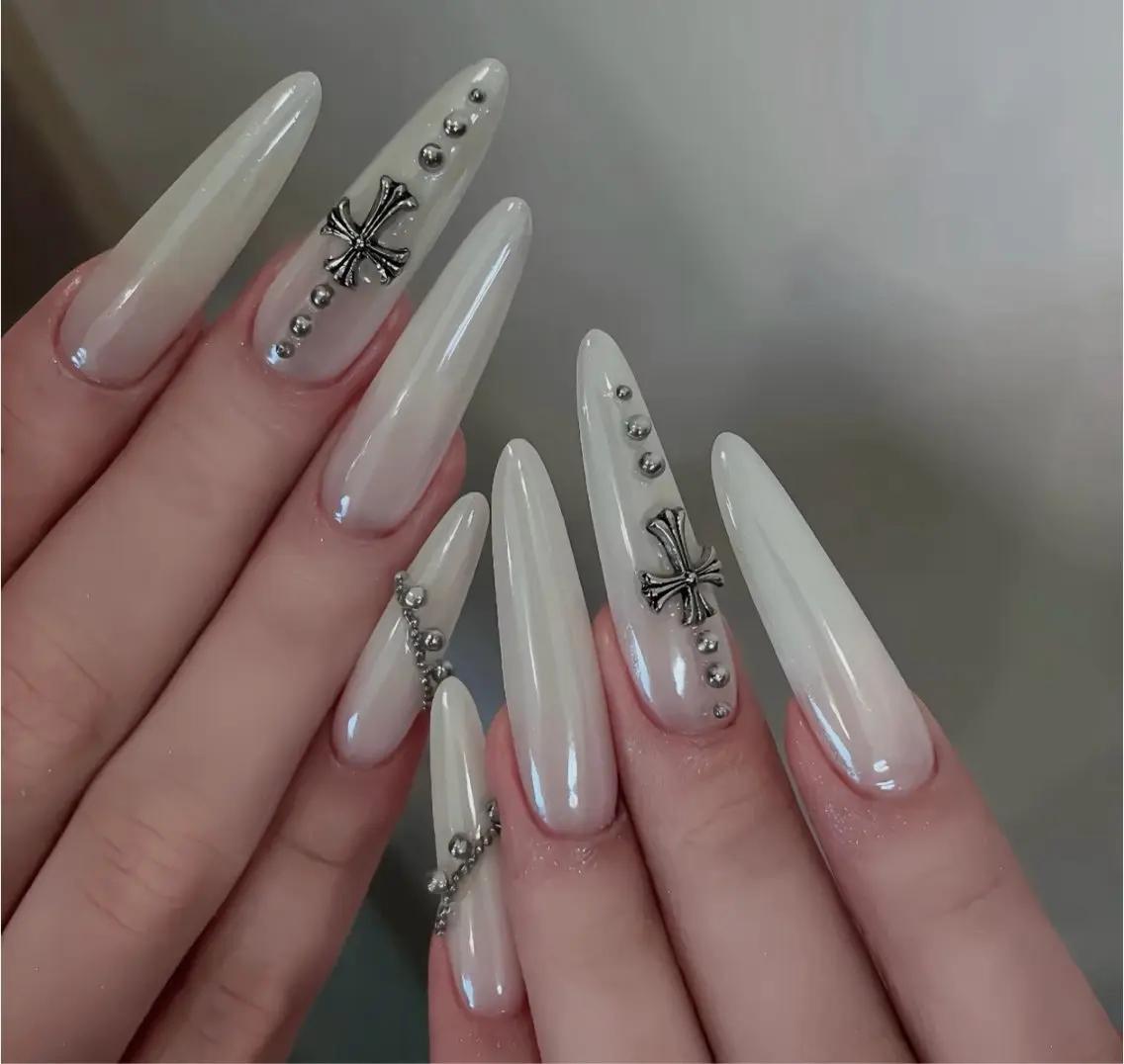 ネイル オーロラネイル べっ甲ネイル チークネイル 成人式 長さ出し ハンドネイル ハンドケア For you. Nail Salonのネイルデザイン