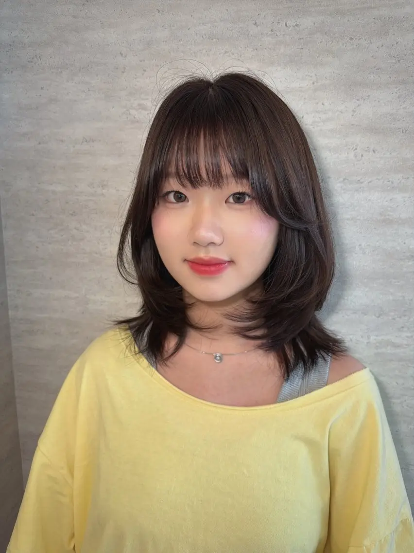ミディアム カラー ヘアアレンジ カット ヘアカラー トリートメント 韓国レイヤーカット/ 儚げカラーチナツのヘアスタイル