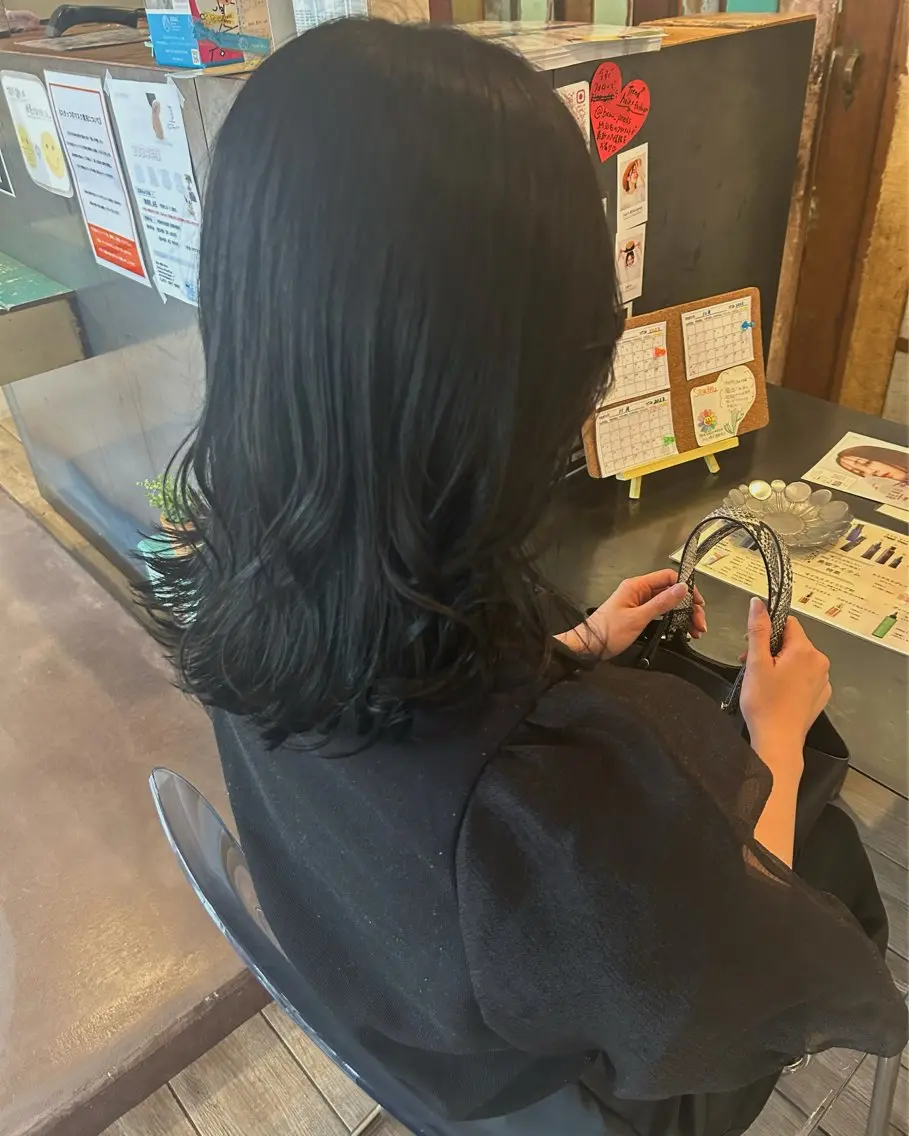 ミディアム カラー 透明感カラー 仁木 彩奈のヘアスタイル