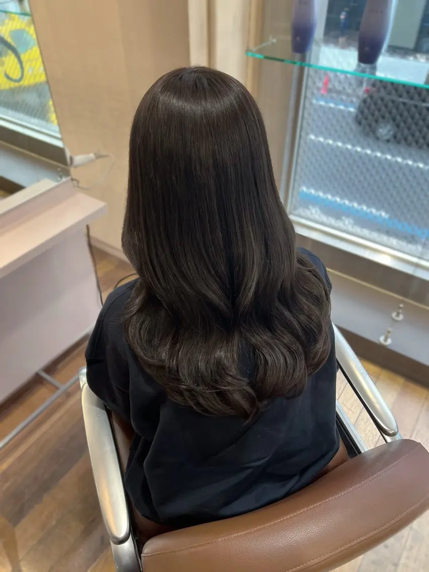 セミロング カラー 透明感カラー くびれヘア 顔まわりレイヤー 顔周りカット 髪質改善 ヘアカラー 'AXIS 栄 Konomiのヘアスタイル
