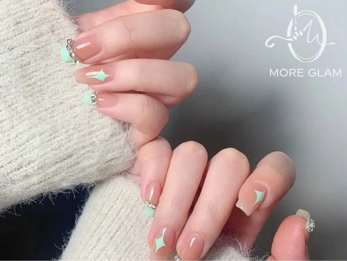 ネイル 長さ出し フットネイル フレンチネイル ジェルネイル 韓国ネイル MoreGlam Nailsのネイルデザイン