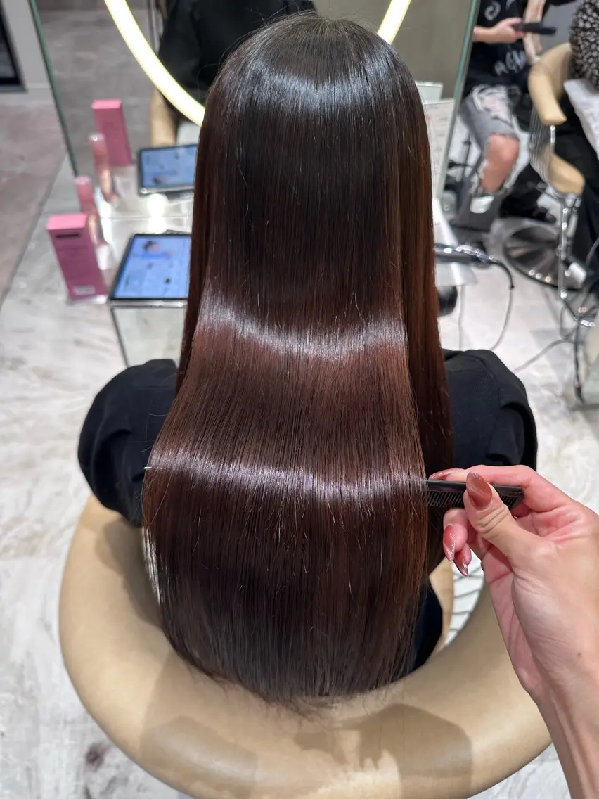 ロング カット ヘアカラー 縮毛矯正 トリートメント 髪質改善 縮毛の達人 矢井由真のヘアスタイル