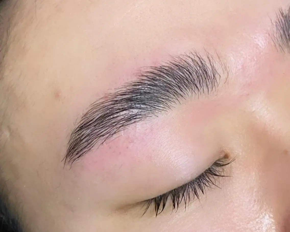 アイブロウ EYES YUNのマツエク・マツパデザイン