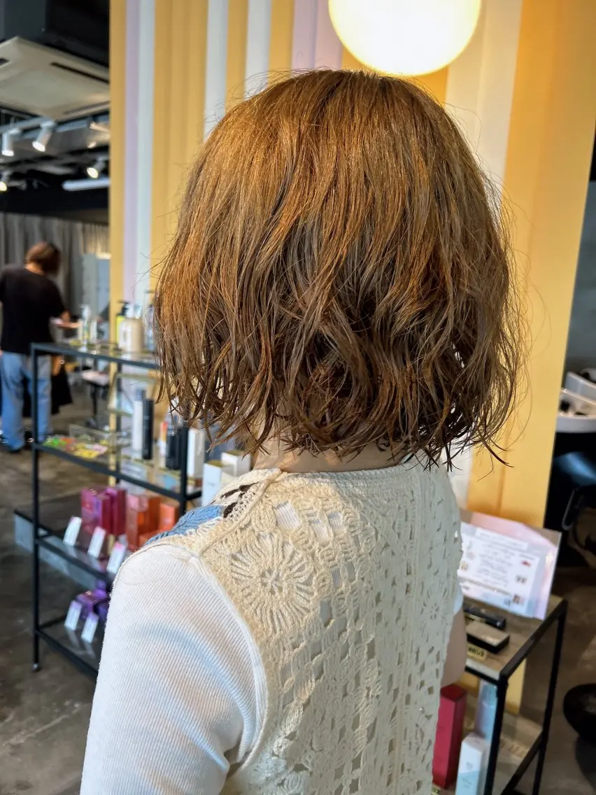 ショート ボブ パーマ shiho/レイヤー /透明感カラーのヘアスタイル