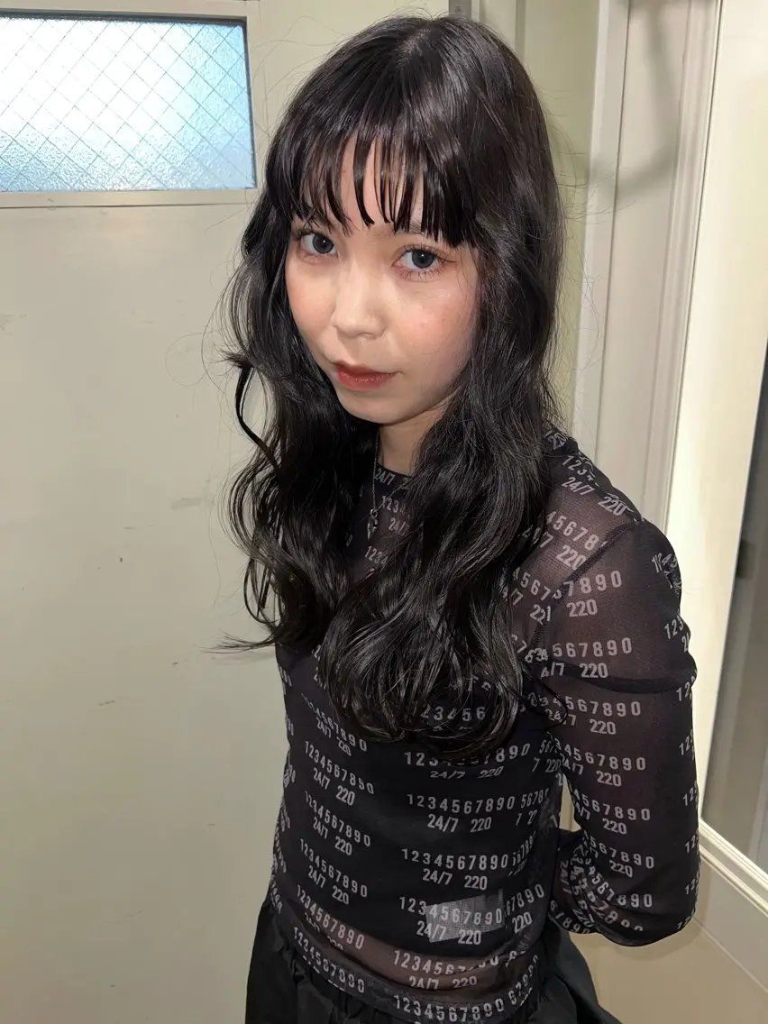 ロング カラー 透明感カラー SIKI ゆうのヘアスタイル