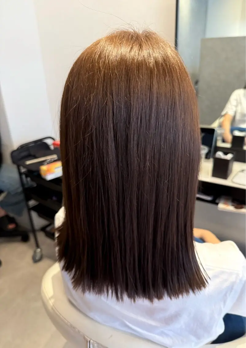 セミロング カラー ブラウンカラー イルミナカラー ヘアカラー 高石 乃愛のヘアスタイル