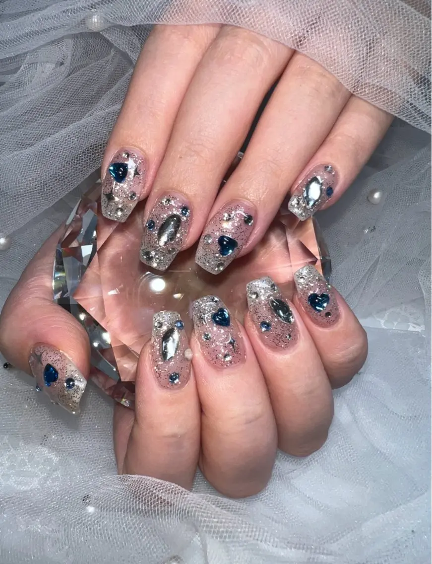 ネイル キラキラネイル Nia nailのネイルデザイン
