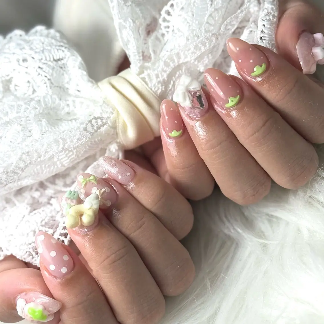 ネイル ハンドネイル ルシイ🎀新宿長さ 出しパーツ専門店のネイルデザイン