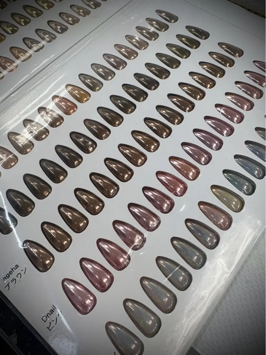 ミラーネイル💅🏻 【オフあり】の写真