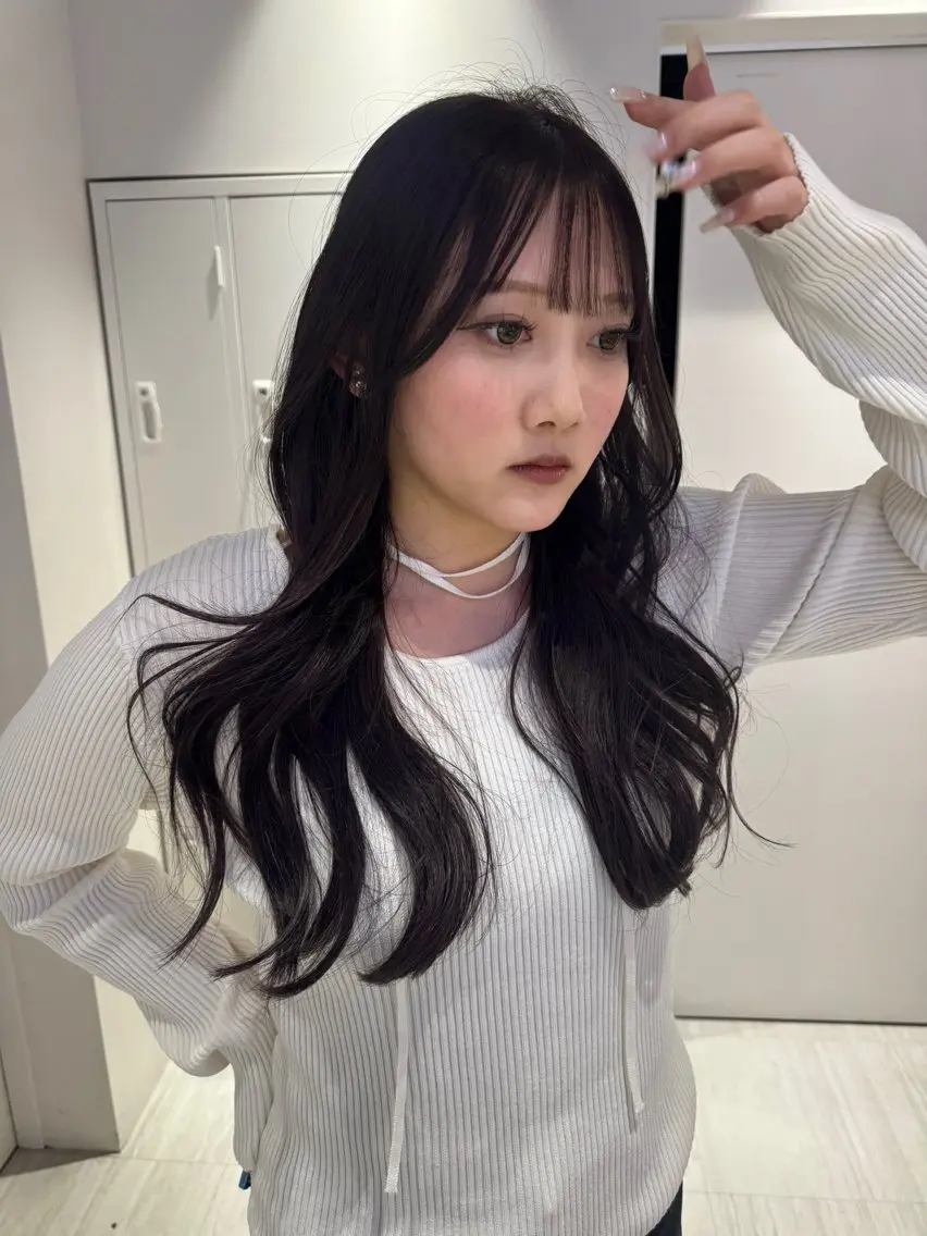 セミロング カラー 透明感カラー ラベンダーカラー ヘアカラー トリートメント Ami/艶カラー/ レイヤー/ハイトーンのヘアスタイル