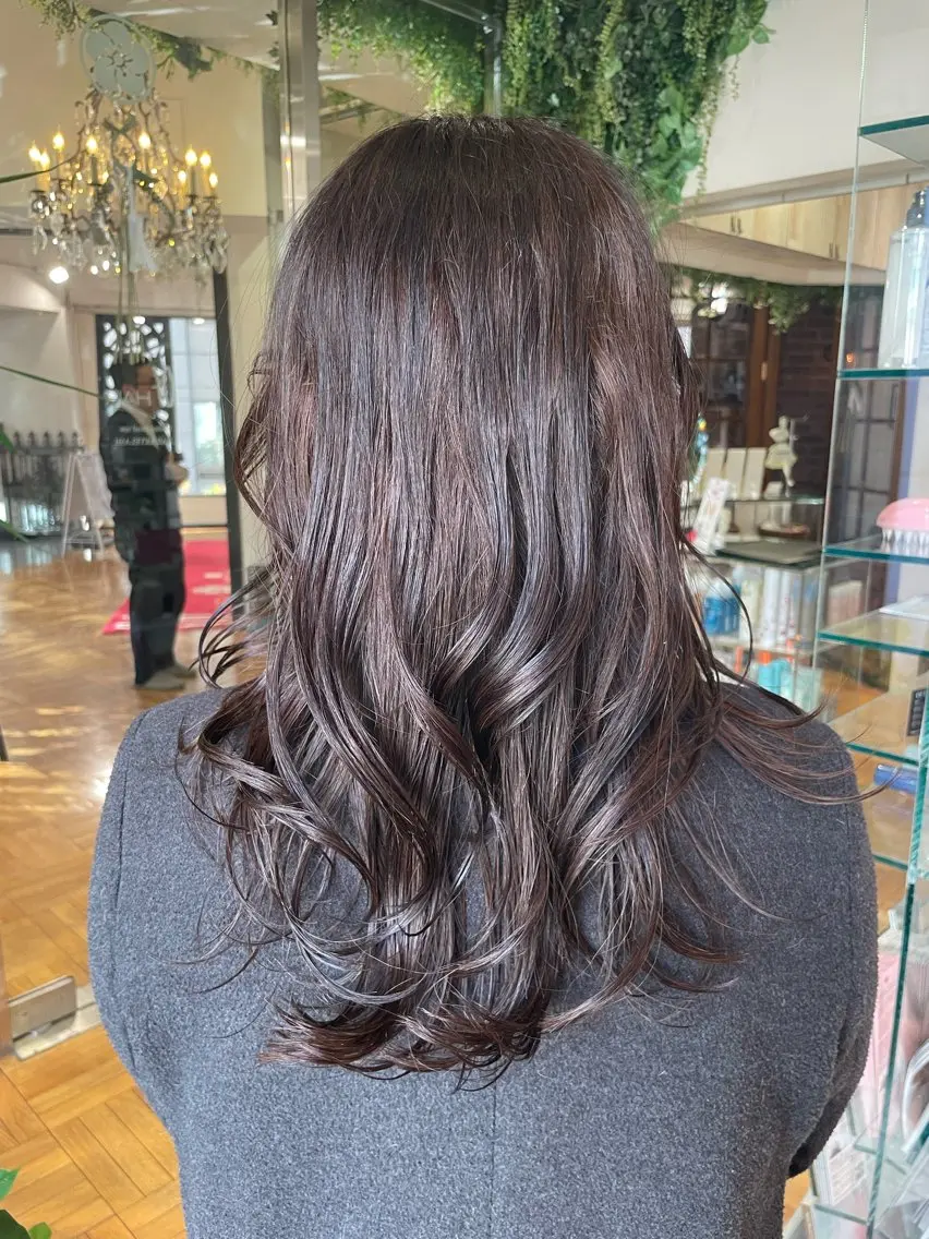 ロング トリートメント 韓国風レイヤーカラー ライムのヘアスタイル
