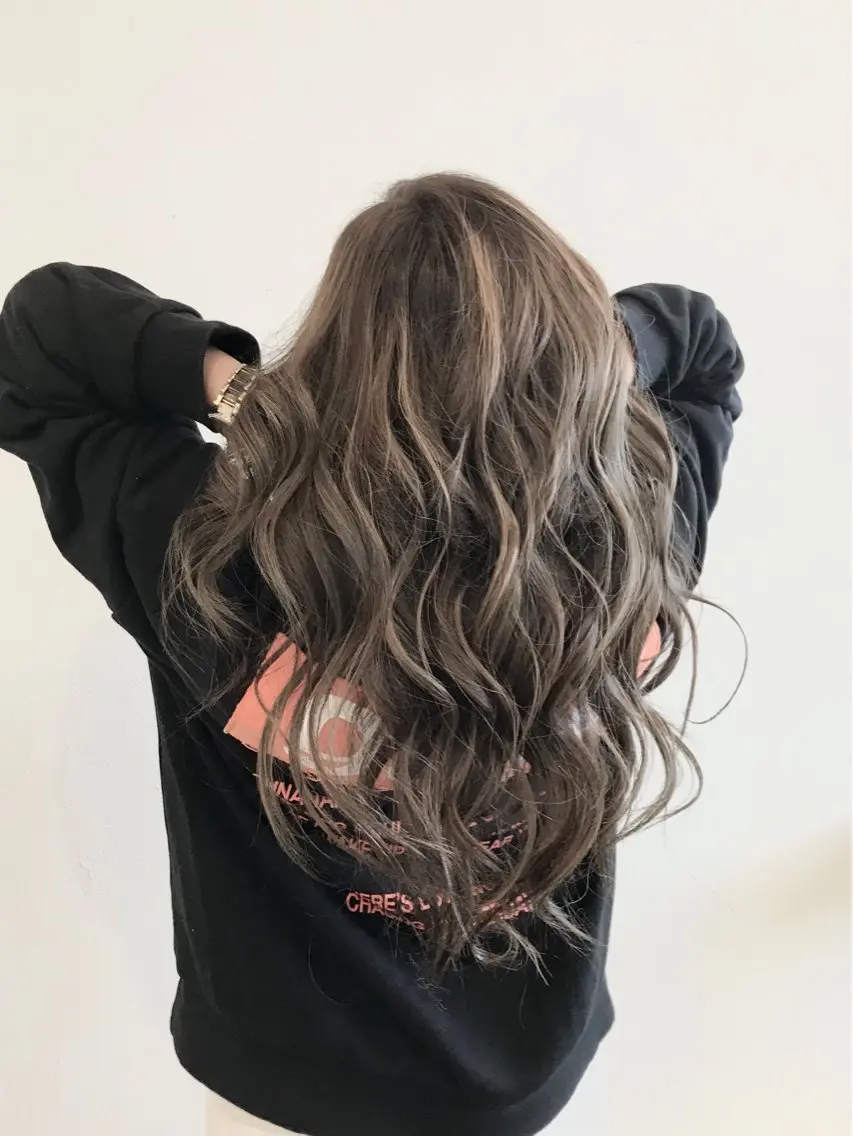 ロング カラー ハイライトカラー ハイライト VERDA KENのヘアスタイル