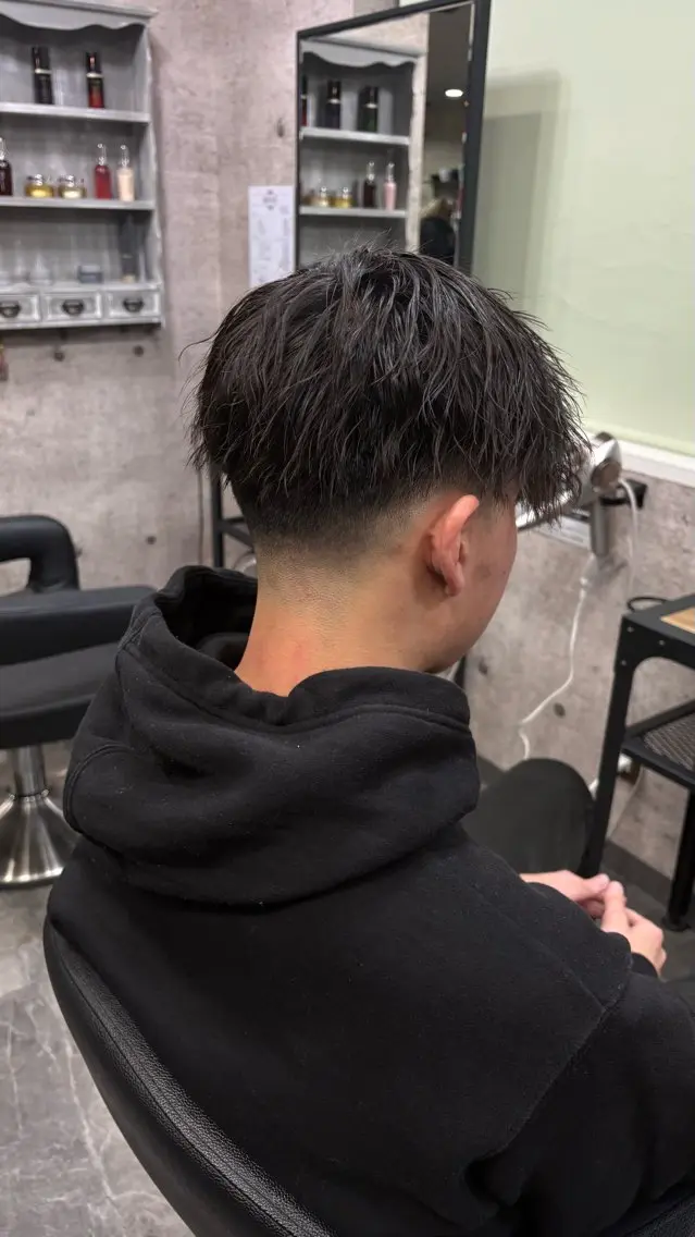 メンズ フェードカット はらさき くみのヘアスタイル