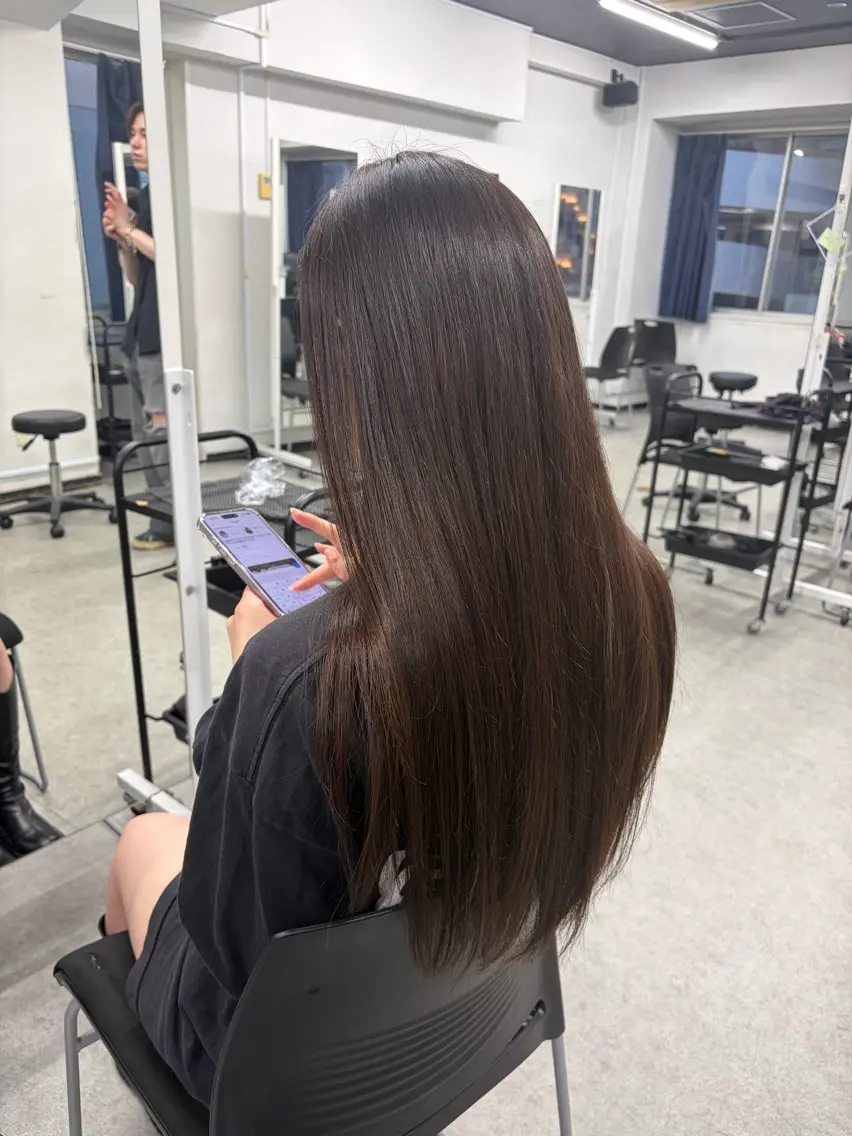 ロング カラー ヘアカラー トリートメント ヘッドスパ ヘアセット 💠透明感グレージュ /韓国風レイヤー💠のヘアスタイル