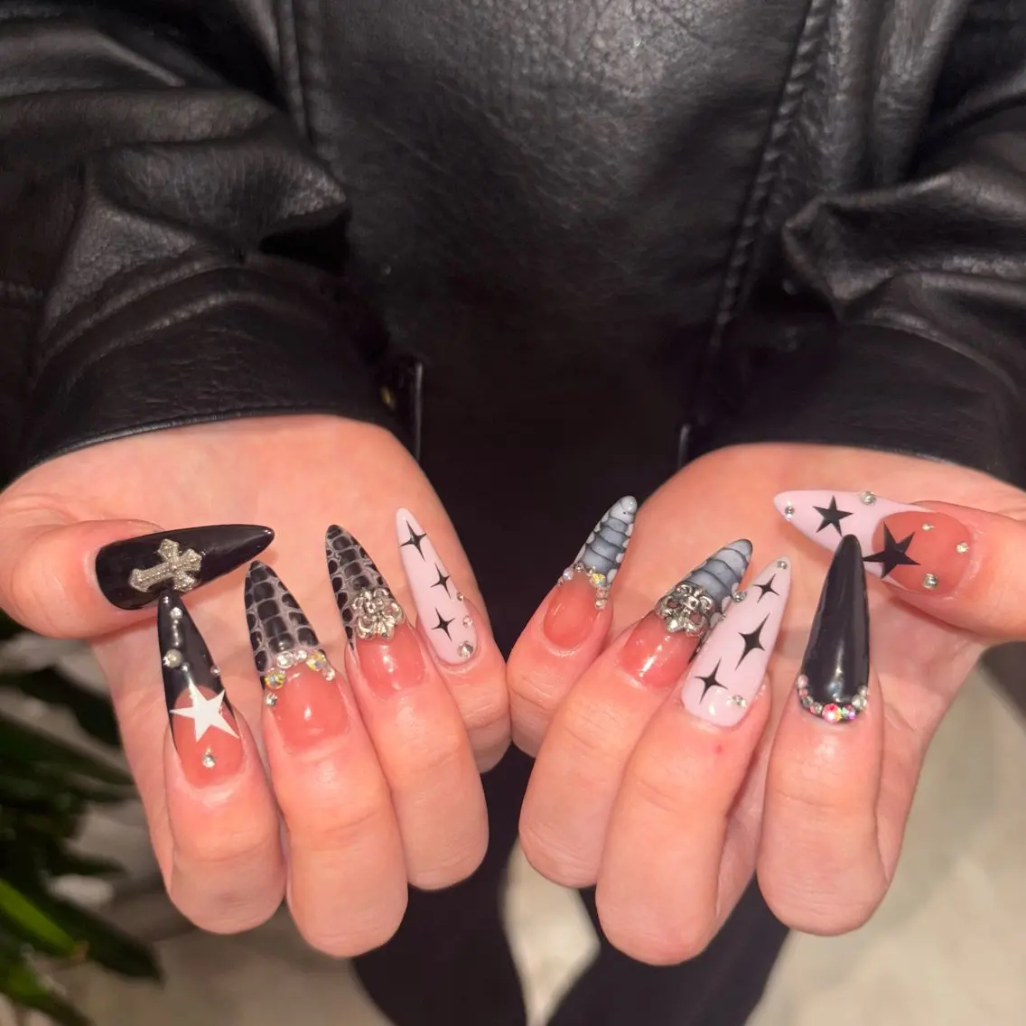 ネイル ハンドネイル 🐬Cxxu° Nail✝️のネイルデザイン