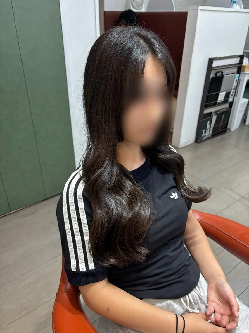 ロング カット 飯岡 セナのヘアスタイル