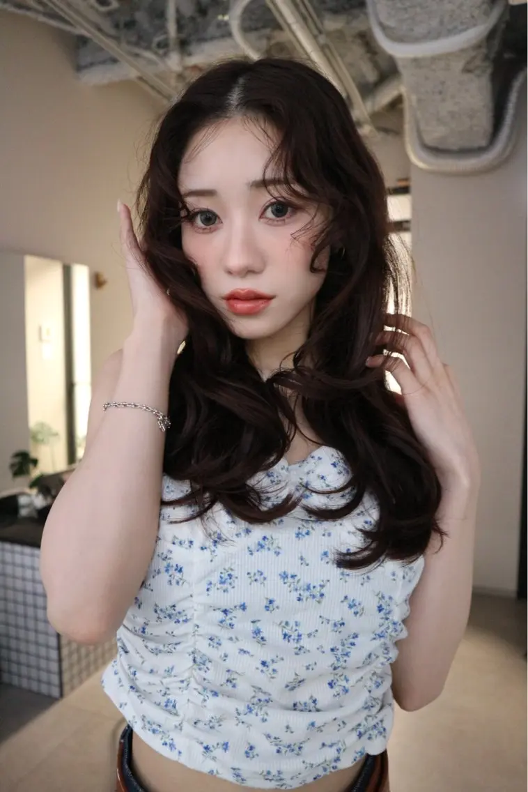 ロング カラー AKO .のヘアスタイル