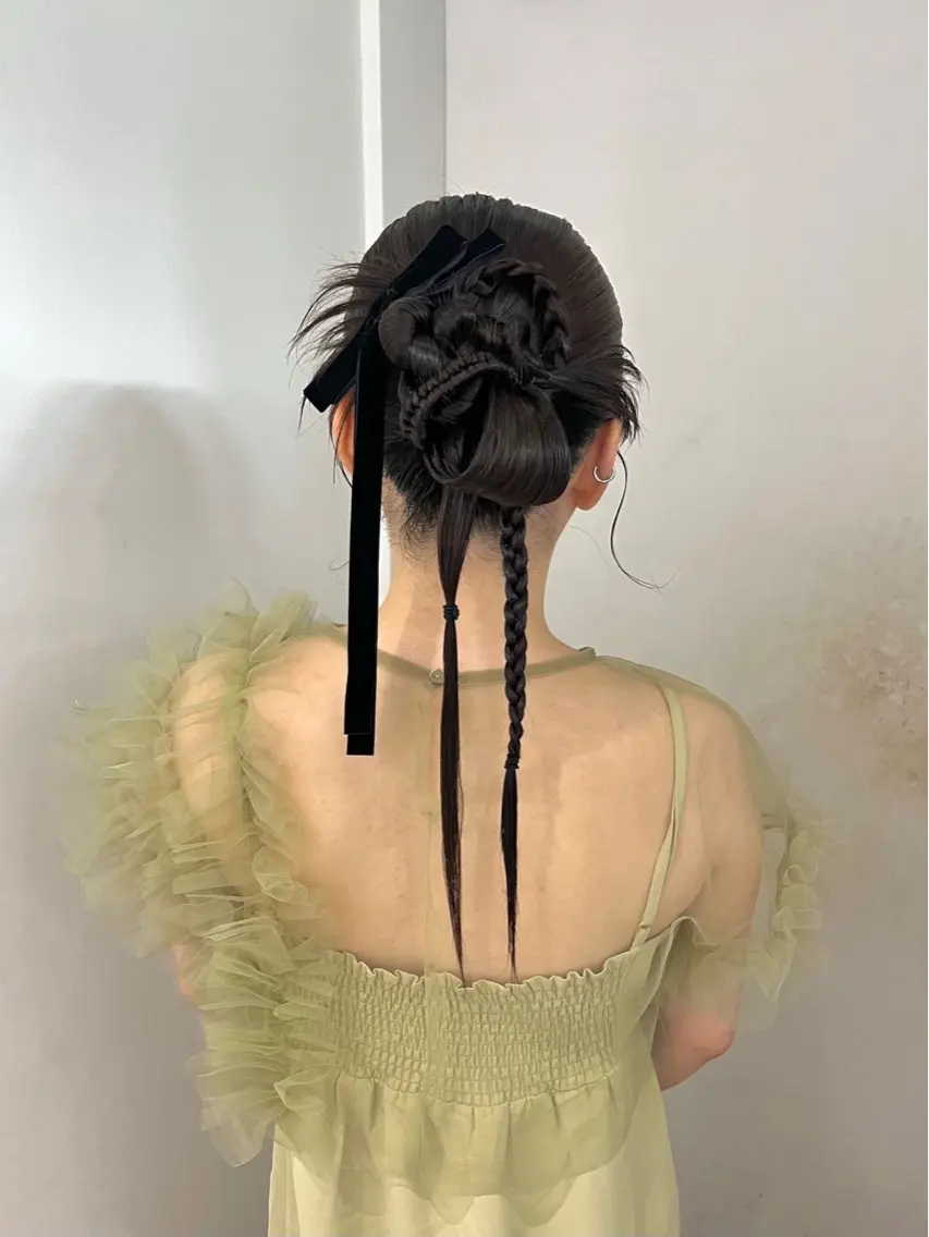 セミロング ヘアアレンジ 結婚式・ブライダル ヘアセット 卒業式お呼ばれ🕊️ ヘアセット✴︎ミキのヘアスタイル
